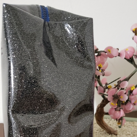 💙 NWOT YSL POUCH 👝 💛🧡 - Picture 5 of 7